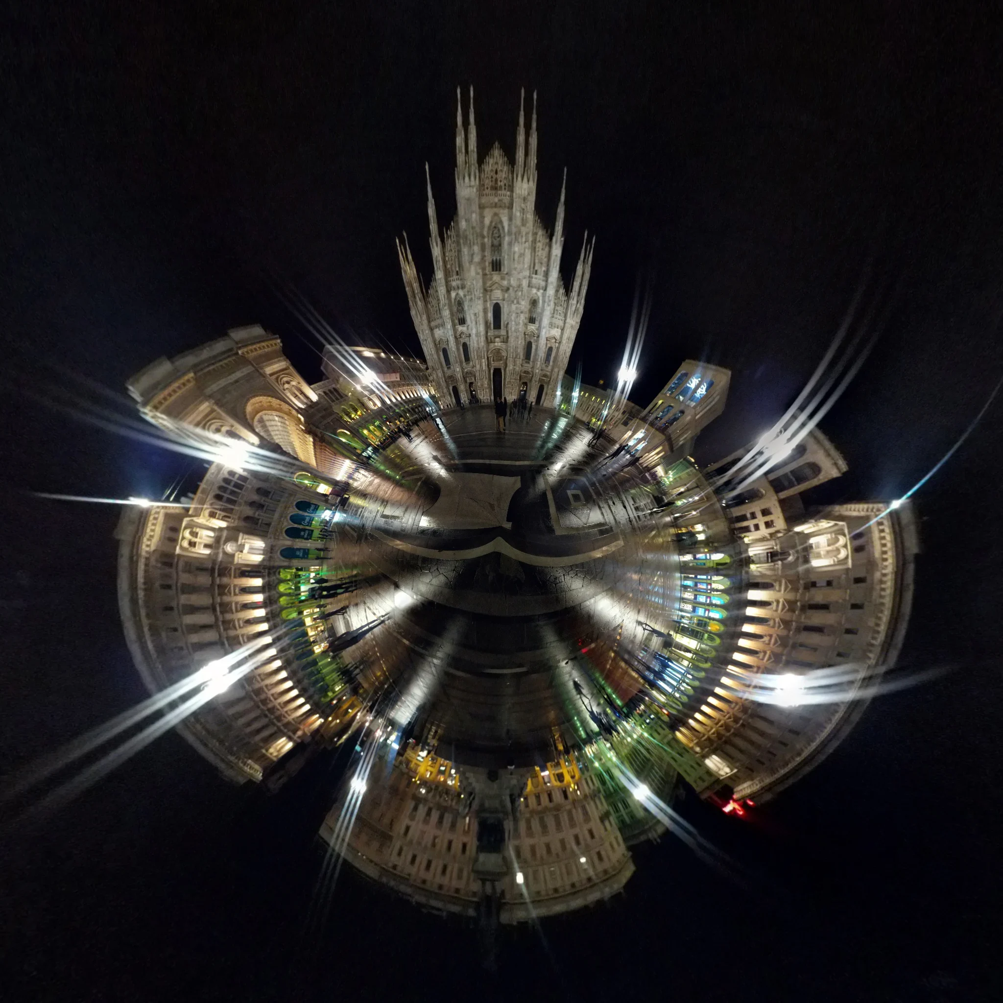 Tiny Planet di Milano - Piazza Duomo