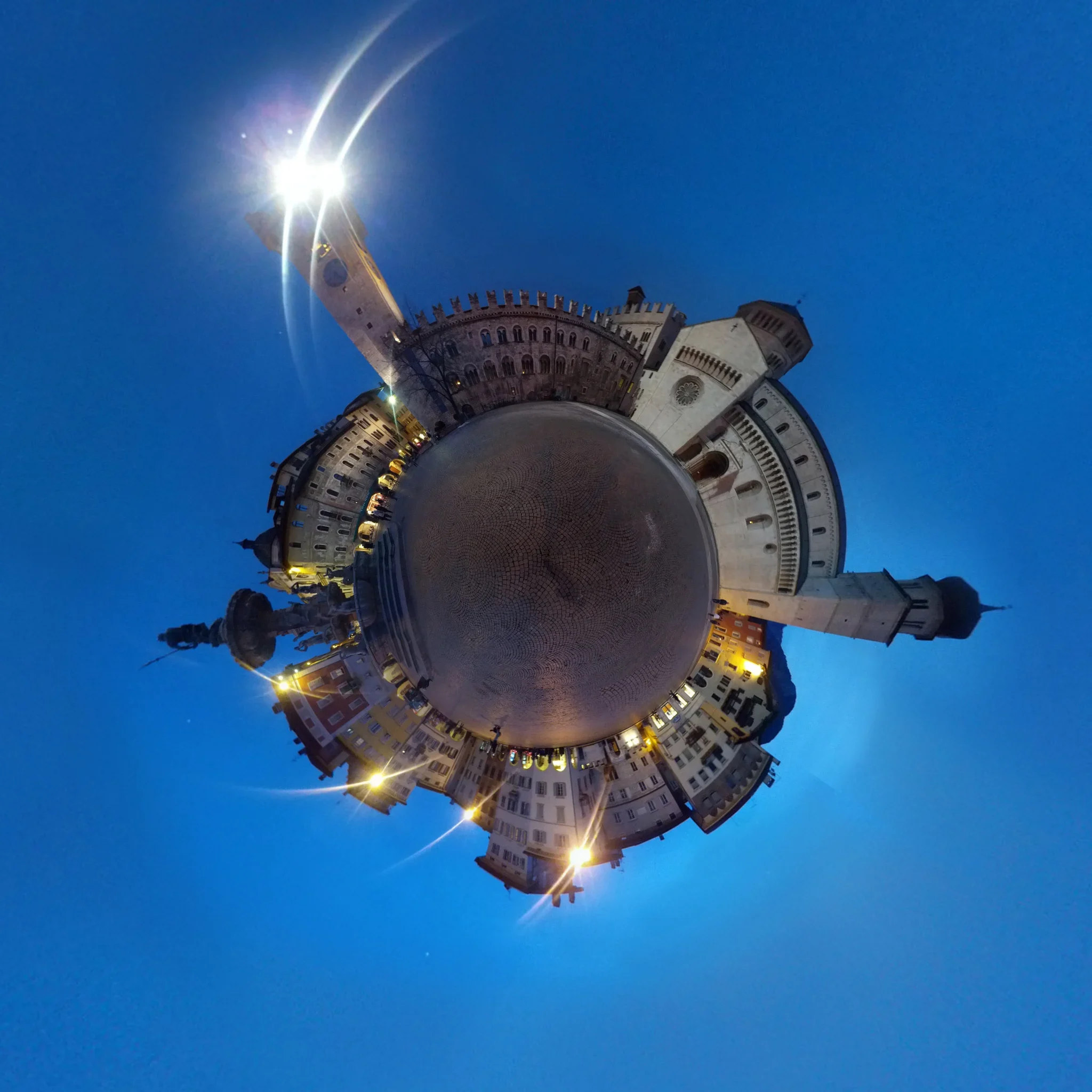 Tiny Planet di Trento - Piazza del Duomo